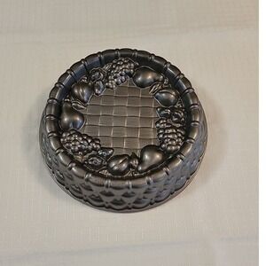 Nordic Ware MaryAnn Fruit Basket Cake Pan Cast Aluminum 10 Cup